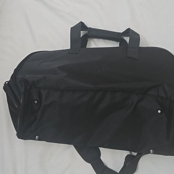 Hugo Boss Black Duffel Bag w/ Shoulder Strap - Picture 4 of 13